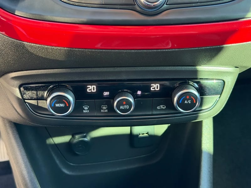Photo de la voiture OPEL CROSSLAND 1.2 Turbo 110 ch BVM6 GS Line
