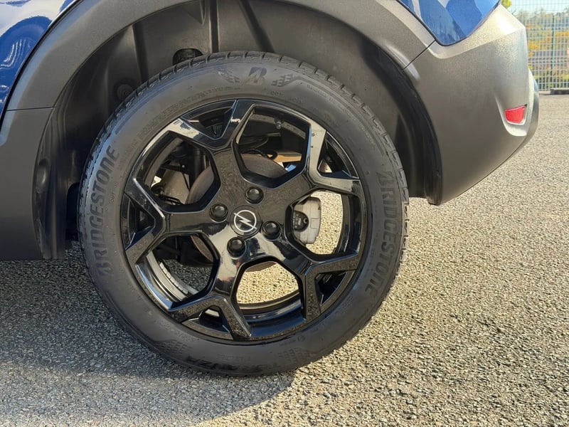 Photo de la voiture OPEL CROSSLAND 1.2 Turbo 110 ch BVM6 GS Line
