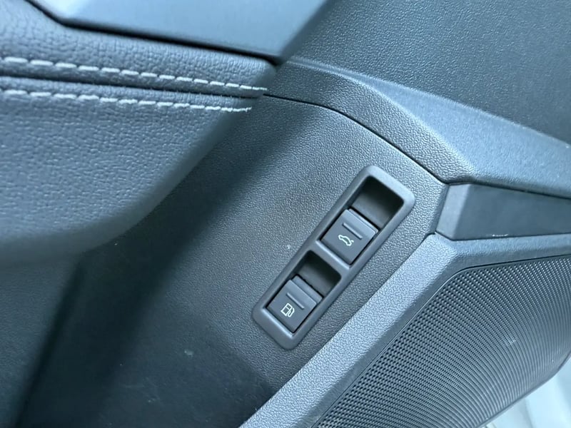 Photo de la voiture AUDI A3 SPORTBACK TFSI e Hybride rechargeable 204 S tronic 6 S line