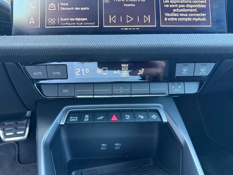 Photo de la voiture AUDI A3 SPORTBACK TFSI e Hybride rechargeable 204 S tronic 6 S line
