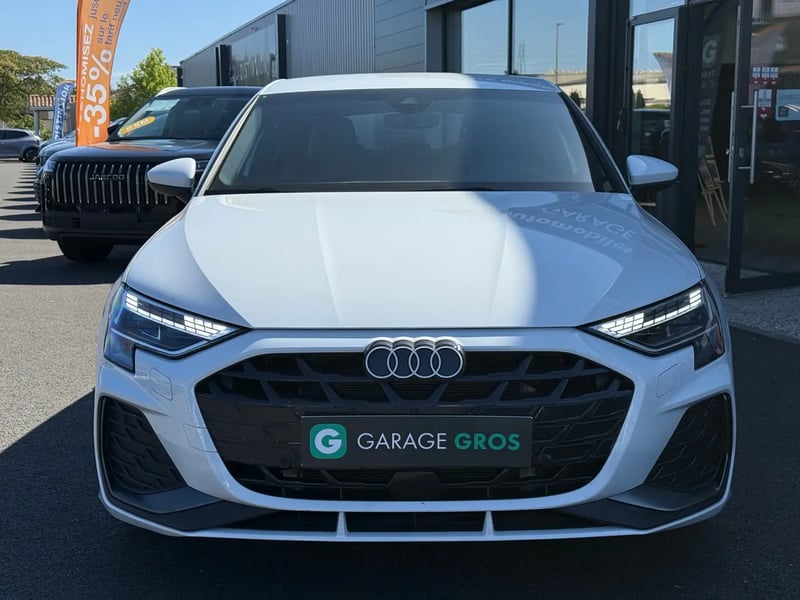 Photo de la voiture AUDI A3 SPORTBACK TFSI e Hybride rechargeable 204 S tronic 6 S line