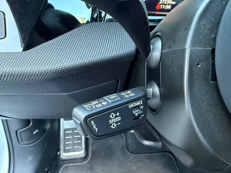 Photo de la voiture AUDI A3 SPORTBACK TFSI e Hybride rechargeable 204 S tronic 6 S line