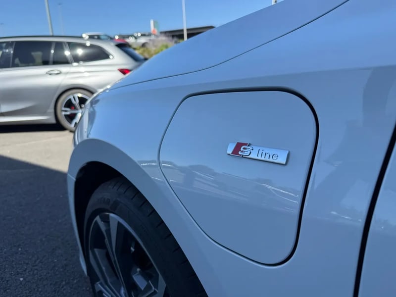 Photo de la voiture AUDI A3 SPORTBACK TFSI e Hybride rechargeable 204 S tronic 6 S line