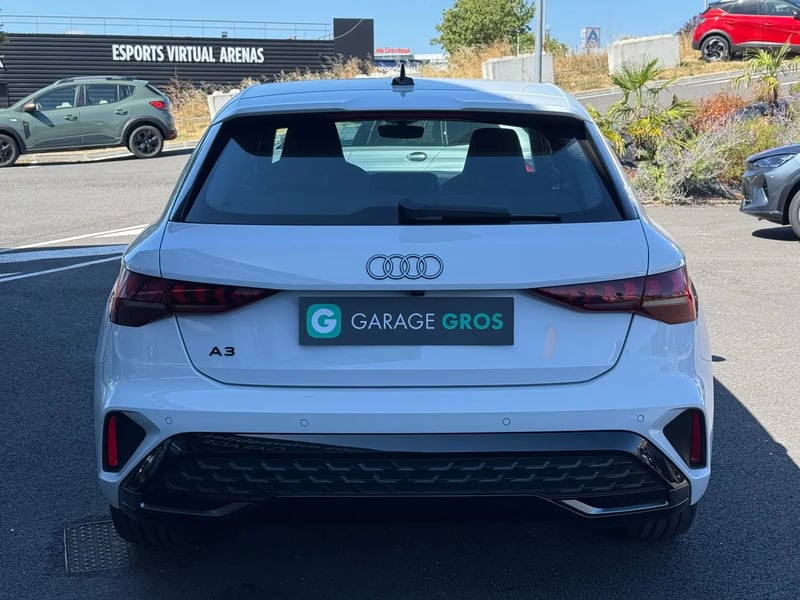 Photo de la voiture AUDI A3 SPORTBACK TFSI e Hybride rechargeable 204 S tronic 6 S line