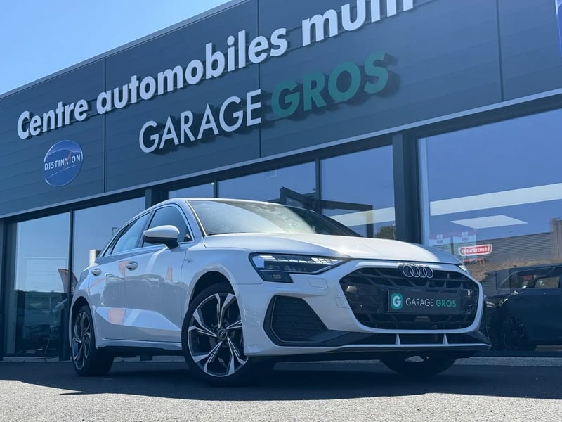 Photo de la voiture AUDI A3 SPORTBACK TFSI e Hybride rechargeable 204 S tronic 6 S line