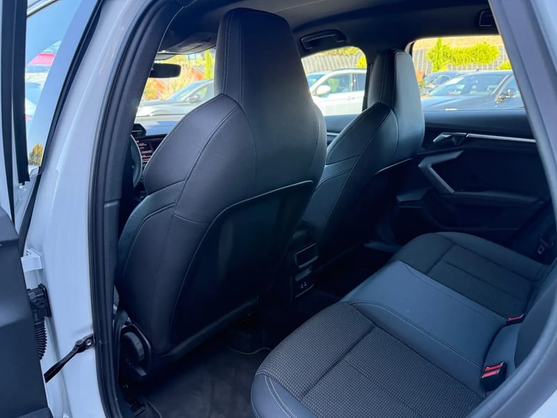 Photo de la voiture AUDI A3 SPORTBACK TFSI e Hybride rechargeable 204 S tronic 6 S line
