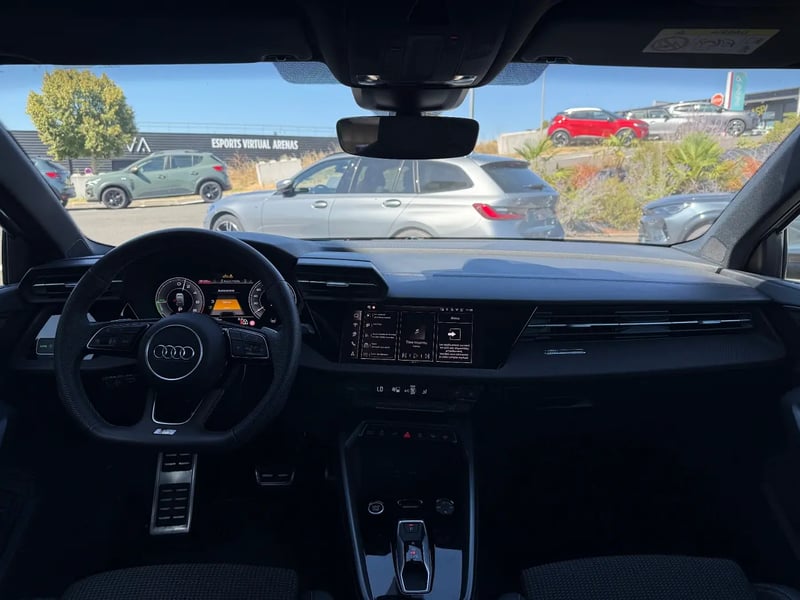 Photo de la voiture AUDI A3 SPORTBACK TFSI e Hybride rechargeable 204 S tronic 6 S line