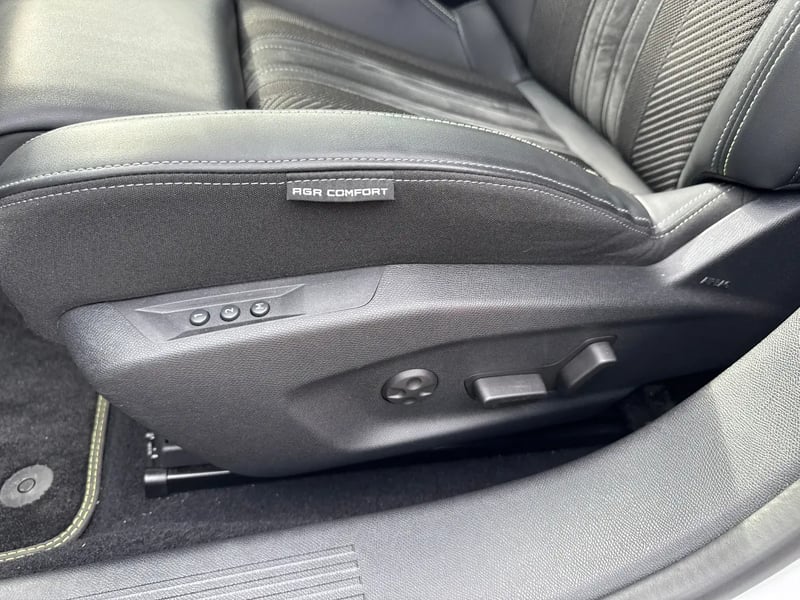 Photo de la voiture PEUGEOT 308 PureTech 130ch S&S EAT8 GT Pack