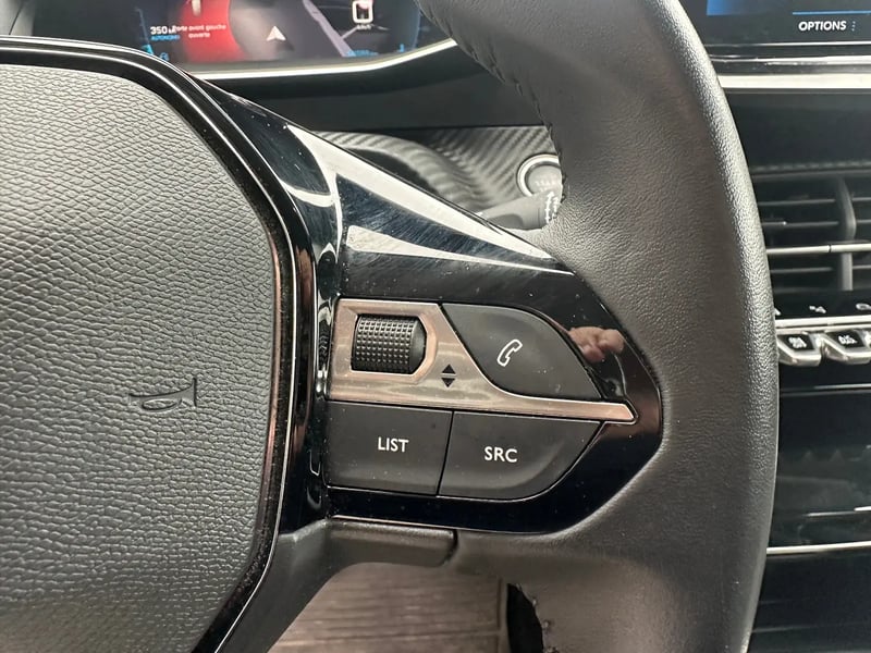 Photo de la voiture PEUGEOT 2008 BlueHDi 110 S&S BVM6 Roadtrip