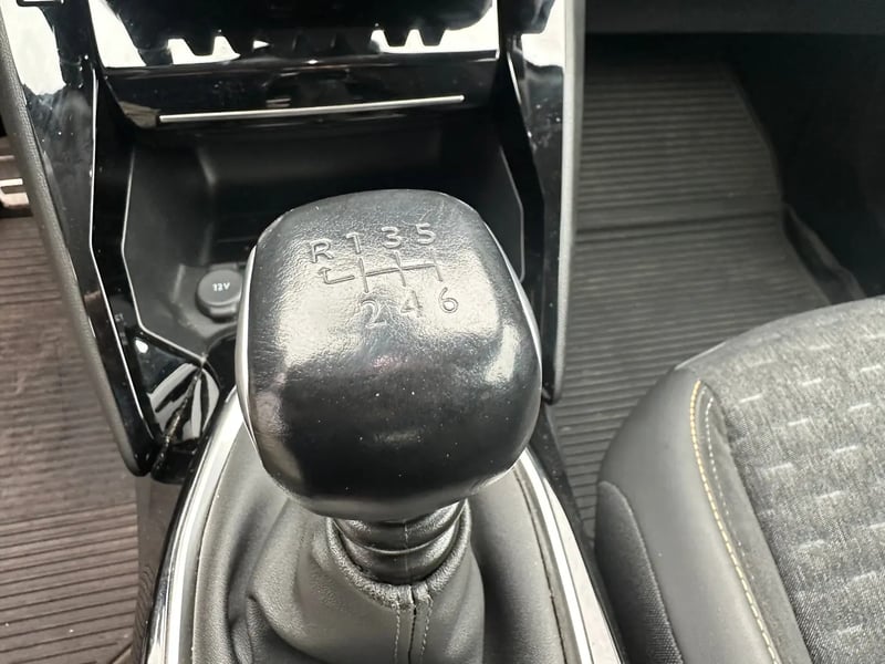 Photo de la voiture PEUGEOT 2008 BlueHDi 110 S&S BVM6 Roadtrip
