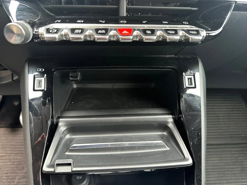 Photo de la voiture PEUGEOT 2008 BlueHDi 110 S&S BVM6 Roadtrip