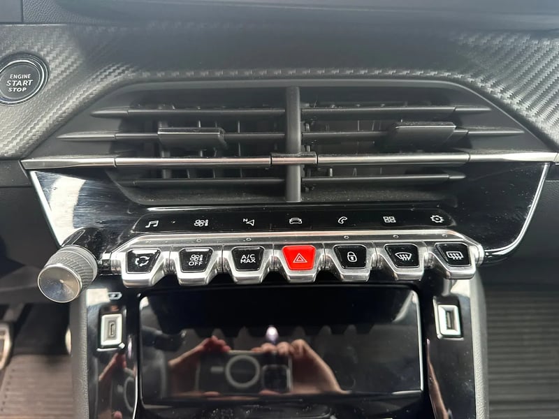 Photo de la voiture PEUGEOT 2008 BlueHDi 110 S&S BVM6 Roadtrip