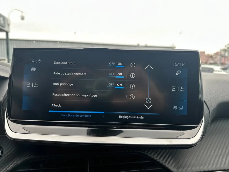 Photo de la voiture PEUGEOT 2008 BlueHDi 110 S&S BVM6 Roadtrip