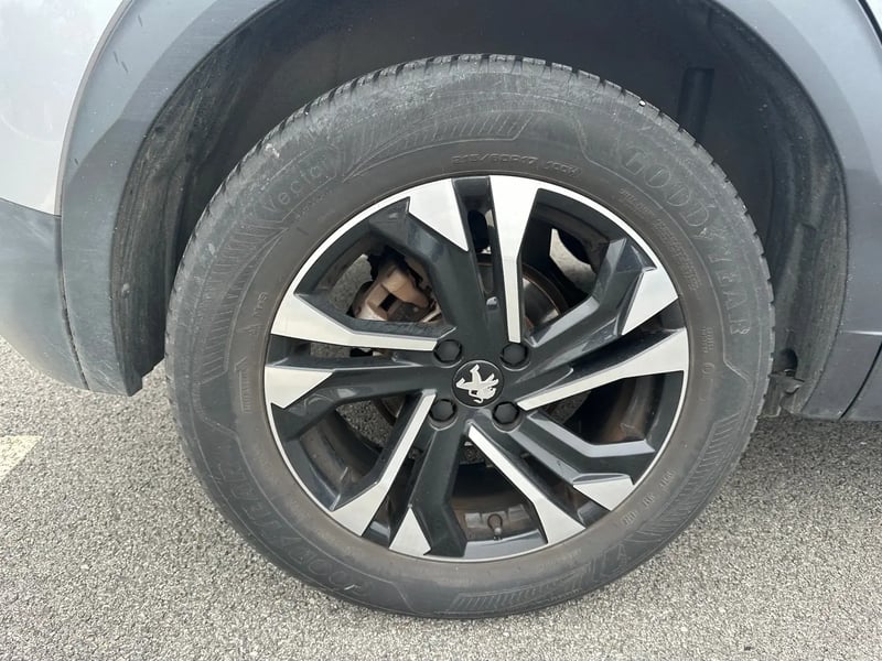 Photo de la voiture PEUGEOT 2008 BlueHDi 110 S&S BVM6 Roadtrip