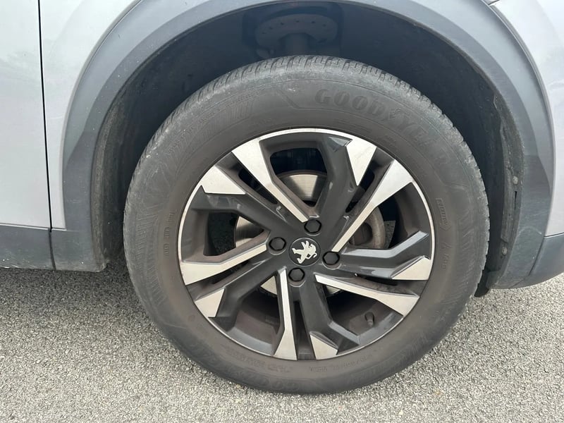 Photo de la voiture PEUGEOT 2008 BlueHDi 110 S&S BVM6 Roadtrip
