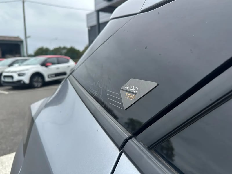Photo de la voiture PEUGEOT 2008 BlueHDi 110 S&S BVM6 Roadtrip