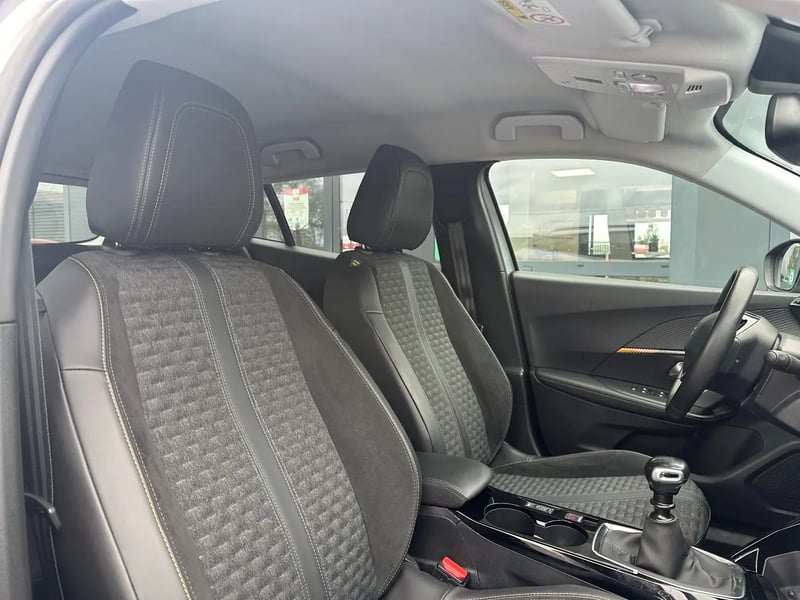 Photo de la voiture PEUGEOT 2008 BlueHDi 110 S&S BVM6 Roadtrip