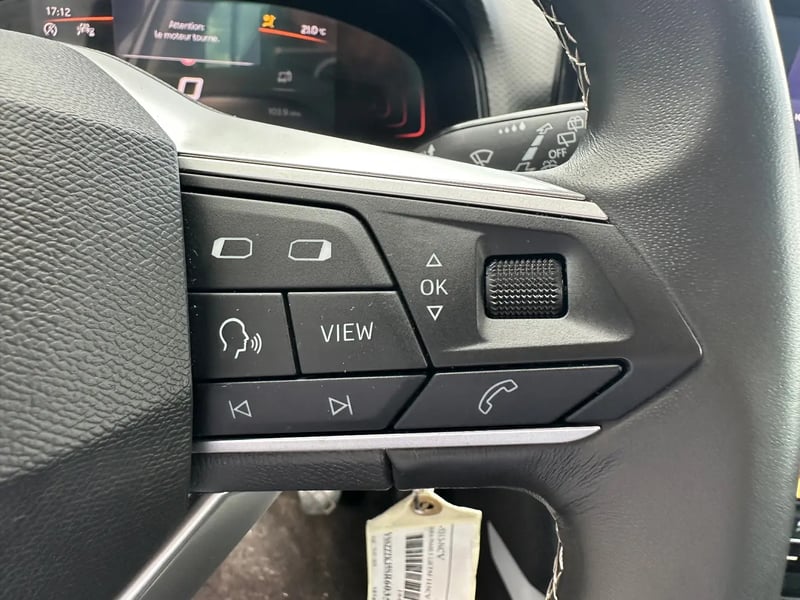 Photo de la voiture SEAT ARONA 1.0 TSI 110 ch Start/Stop BVM6 Style Business
