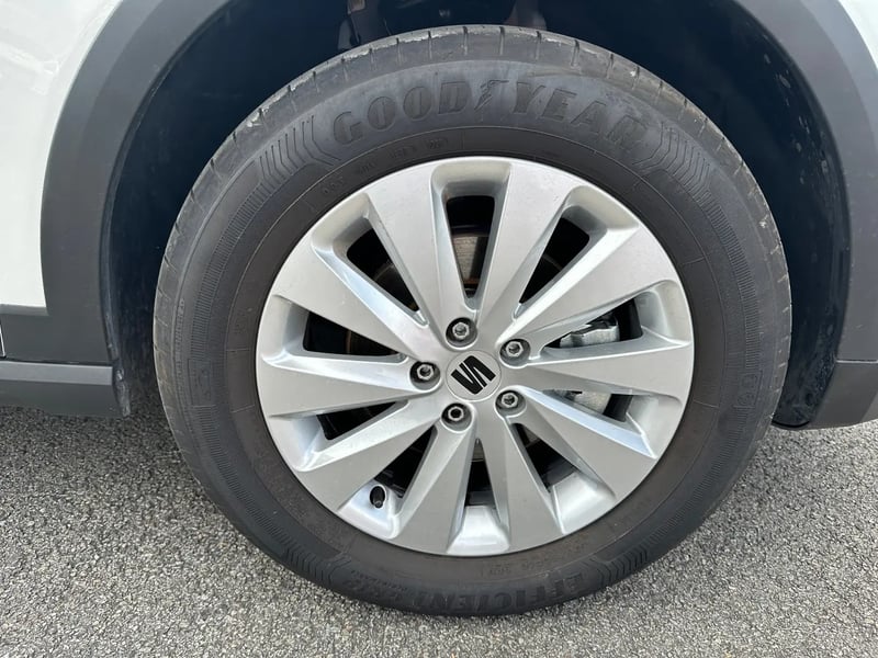 Photo de la voiture SEAT ARONA 1.0 TSI 110 ch Start/Stop BVM6 Style Business