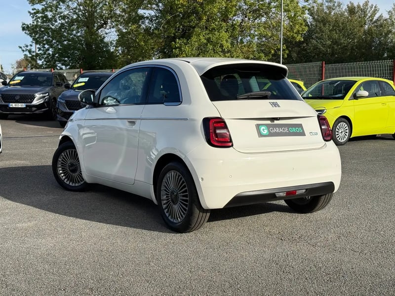 Photo de la voiture FIAT 500e BERLINE 500 e 95 ch Nouvelle 500