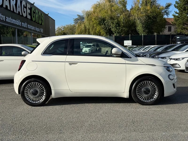 Photo de la voiture FIAT 500e BERLINE 500 e 95 ch Nouvelle 500