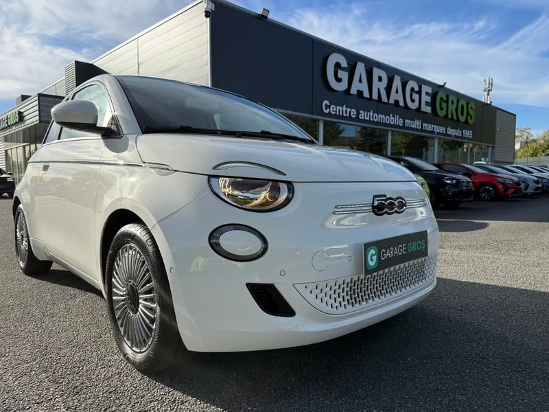 Photo de la voiture FIAT 500e BERLINE 500 e 95 ch Nouvelle 500