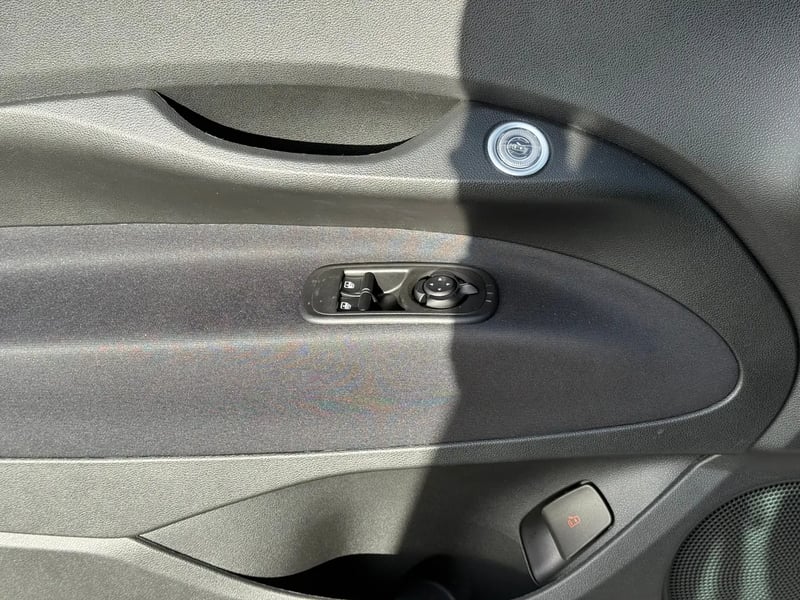 Photo de la voiture FIAT 500e BERLINE 500 e 95 ch Nouvelle 500