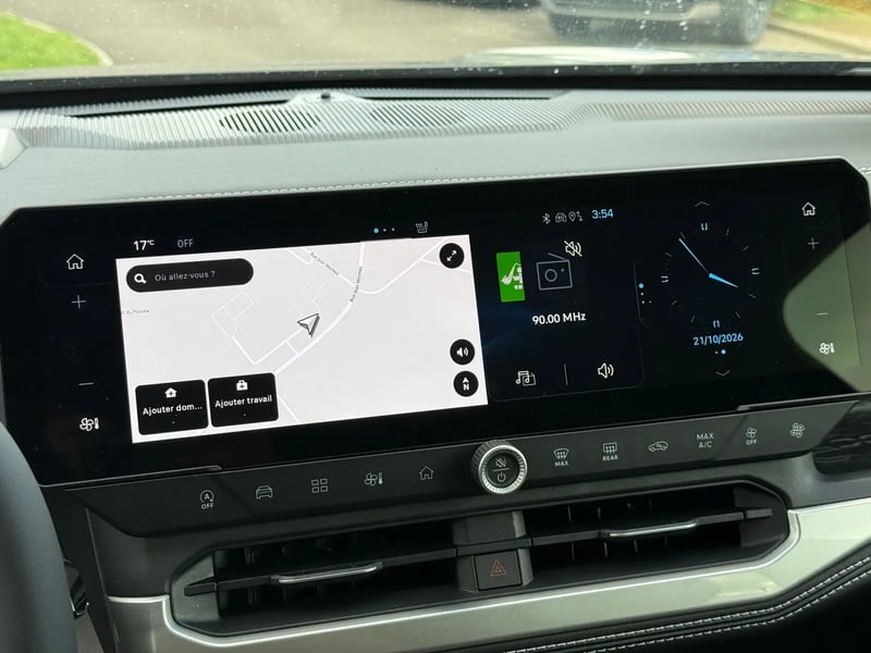 Photo de la voiture JEEP COMPASS 1.2 Turbo T3 145 ch BVR6 e-Hybrid Summit