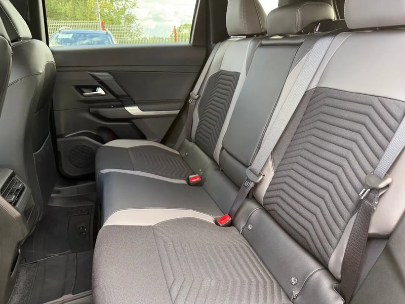 Photo de la voiture JEEP COMPASS 1.2 Turbo T3 145 ch BVR6 e-Hybrid Summit