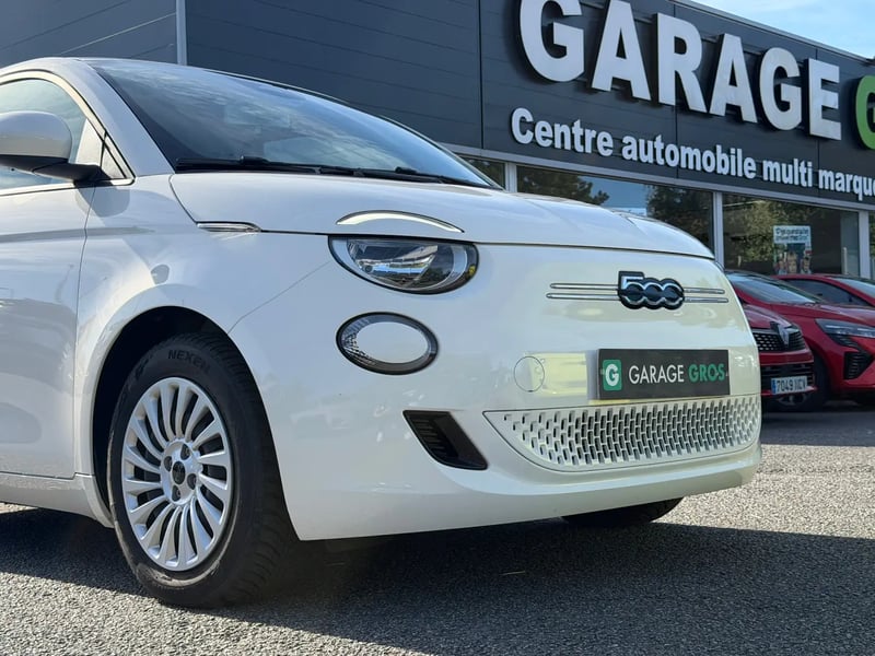 Photo de la voiture FIAT 500e BERLINE 500 e 95 ch Nouvelle 500