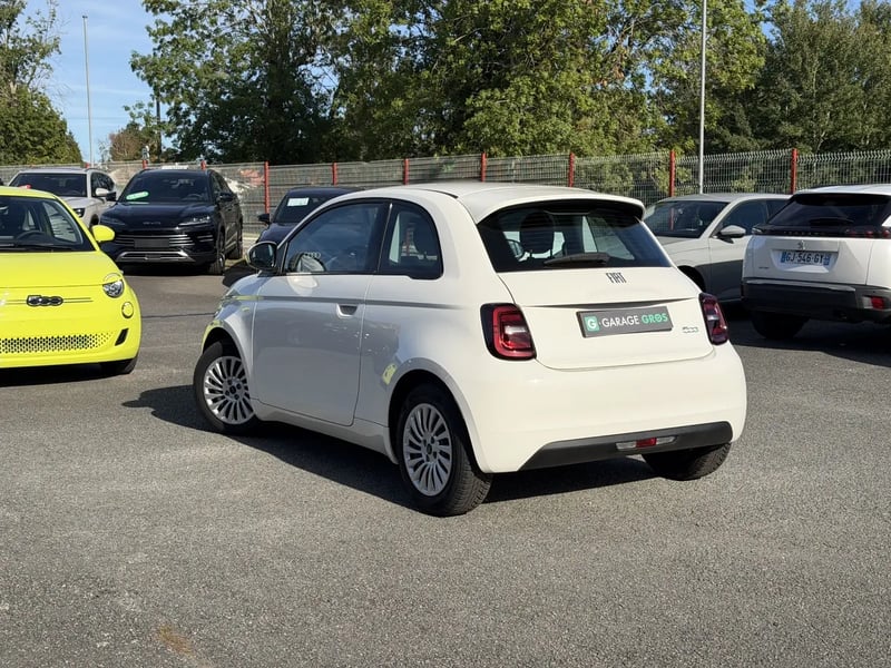 Photo de la voiture FIAT 500e BERLINE 500 e 95 ch Nouvelle 500