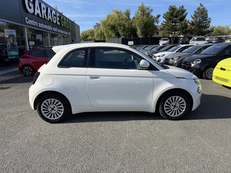 Photo de la voiture FIAT 500e BERLINE 500 e 95 ch Nouvelle 500