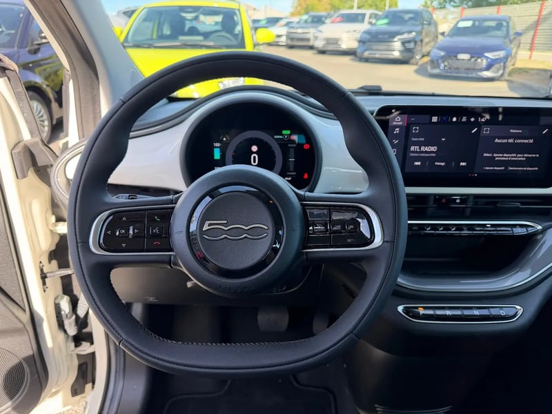 Photo de la voiture FIAT 500e BERLINE 500 e 95 ch Nouvelle 500