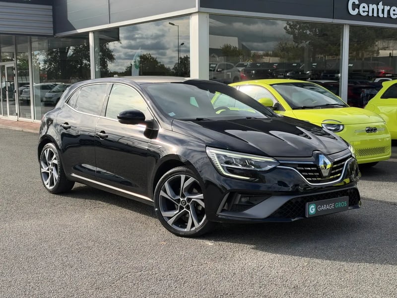 Photo de la voiture RENAULT MEGANE IV BERLINE Blue dCi 115 EDC - 20 R.S. Line