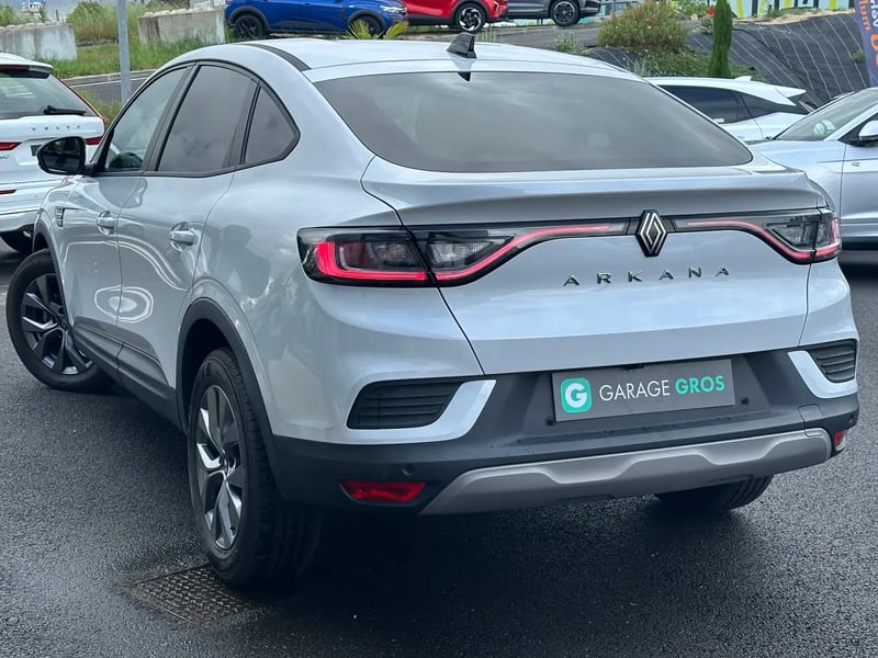 Photo de la voiture RENAULT ARKANA mild hybrid 140 EDC GSR2 Evolution
