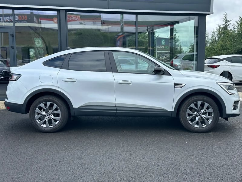 Photo de la voiture RENAULT ARKANA mild hybrid 140 EDC GSR2 Evolution
