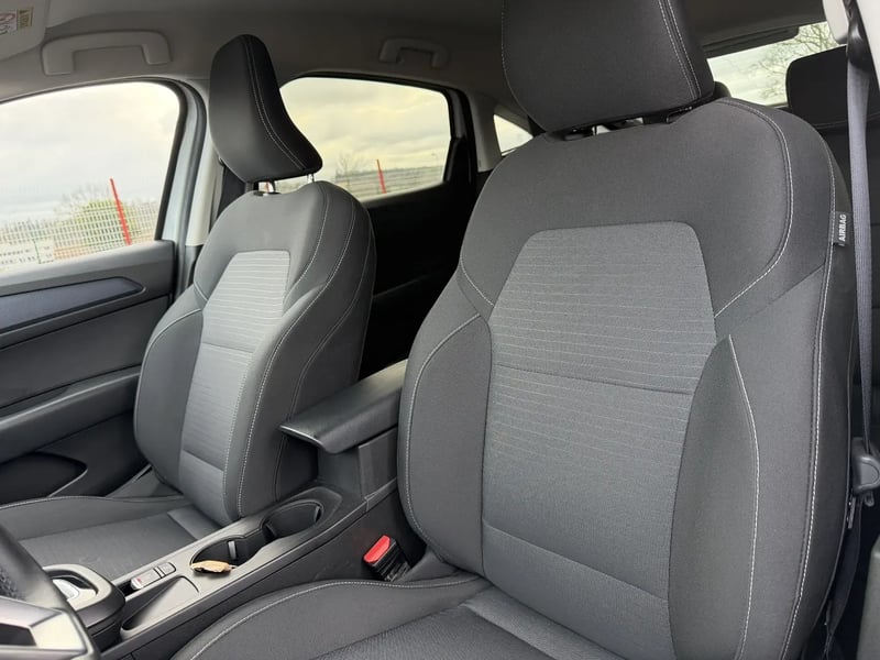 Photo de la voiture RENAULT ARKANA mild hybrid 140 EDC GSR2 Evolution