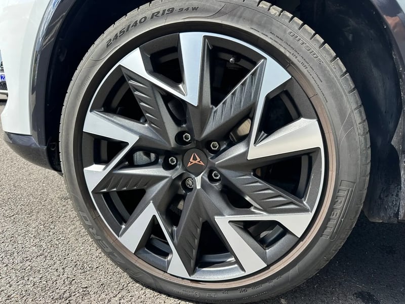 Photo de la voiture CUPRA FORMENTOR 1.5 eTSI Hybrid 150 ch DSG7 V