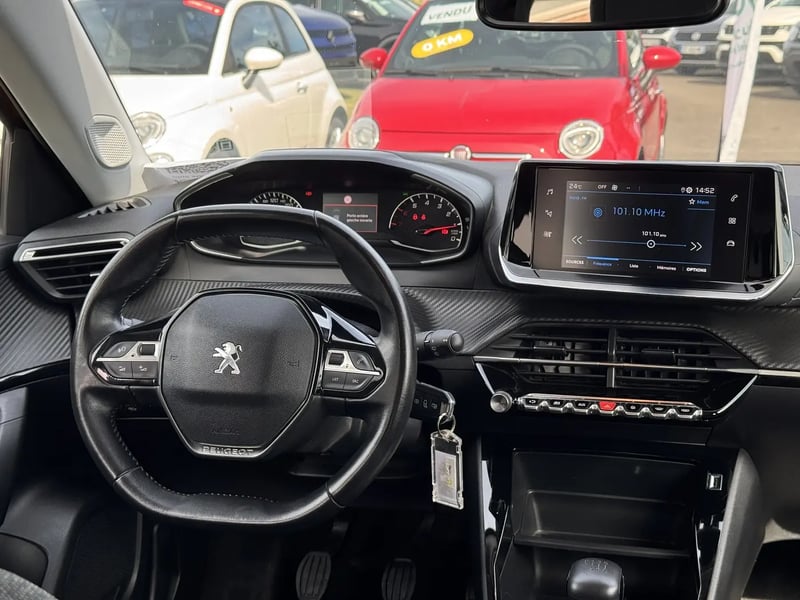 Photo de la voiture PEUGEOT 2008 PureTech 100 S&S BVM6 Active Pack