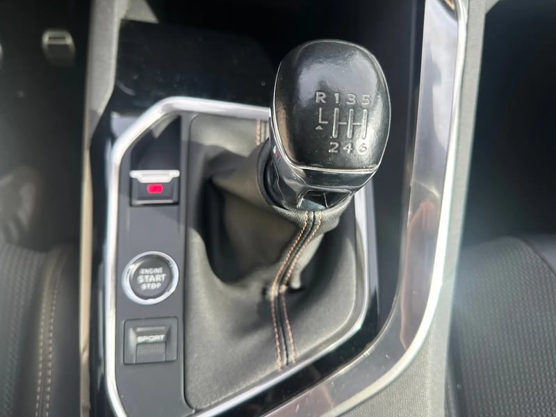 Photo de la voiture PEUGEOT 3008 Puretech 130ch S&S BVM6 GT