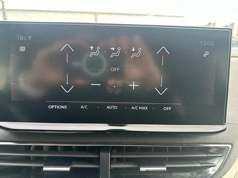 Photo de la voiture PEUGEOT 3008 Puretech 130ch S&S BVM6 GT