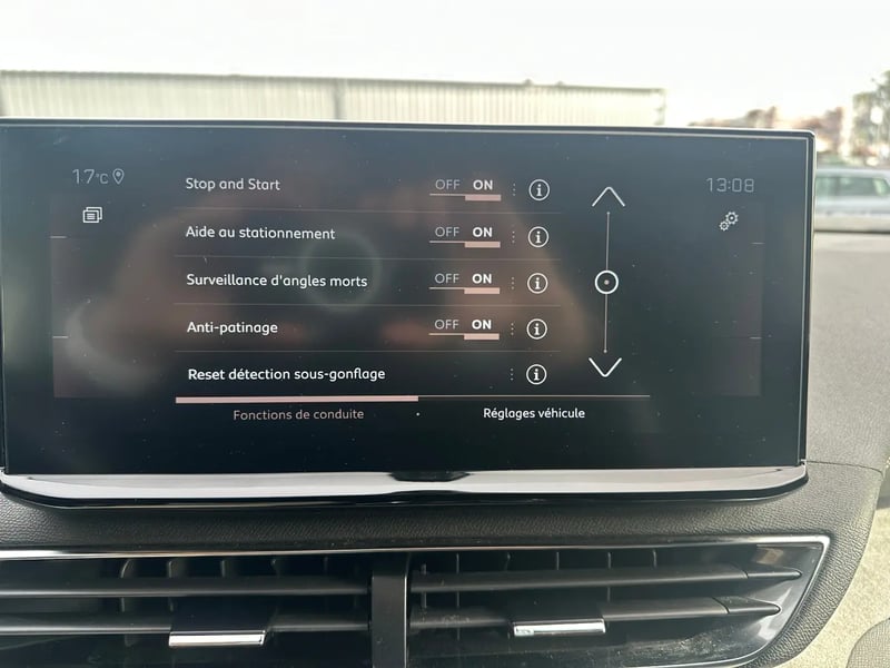 Photo de la voiture PEUGEOT 3008 Puretech 130ch S&S BVM6 GT