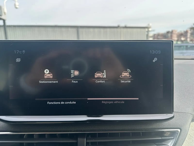 Photo de la voiture PEUGEOT 3008 Puretech 130ch S&S BVM6 GT