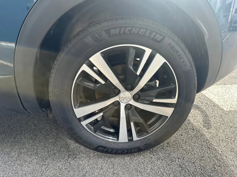 Photo de la voiture PEUGEOT 3008 Puretech 130ch S&S BVM6 GT