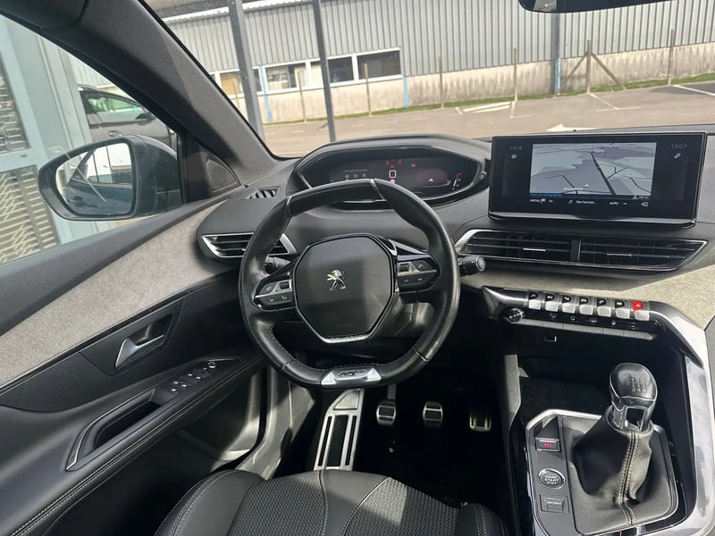 Photo de la voiture PEUGEOT 3008 Puretech 130ch S&S BVM6 GT