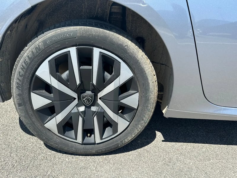 Photo de la voiture PEUGEOT 208 100 S&S BVM6 Style