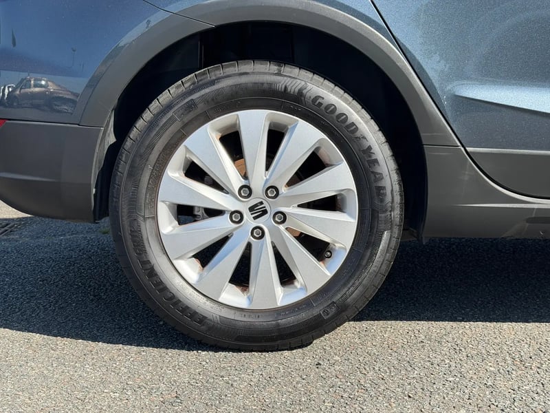Photo de la voiture SEAT ARONA 1.0 TSI 110 ch Start/Stop BVM6 Style Business