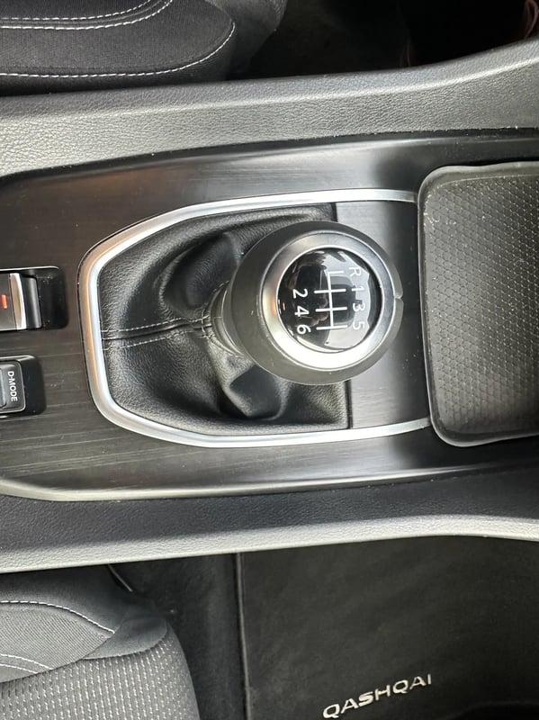 Photo de la voiture NISSAN QASHQAI Mild Hybrid 140 ch Acenta