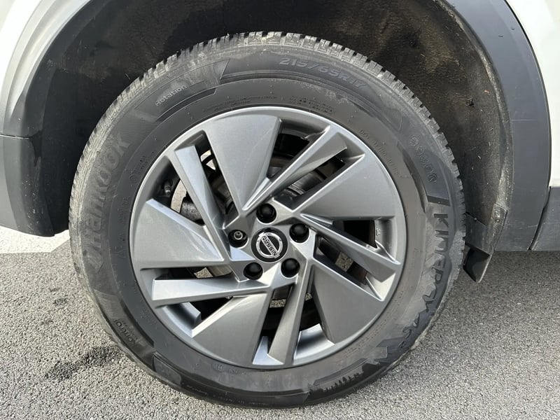 Photo de la voiture NISSAN QASHQAI Mild Hybrid 140 ch Acenta