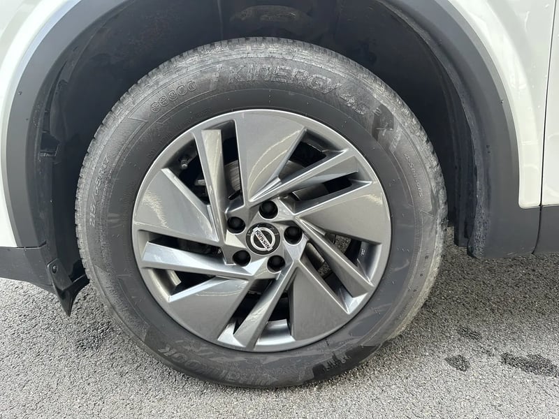 Photo de la voiture NISSAN QASHQAI Mild Hybrid 140 ch Acenta
